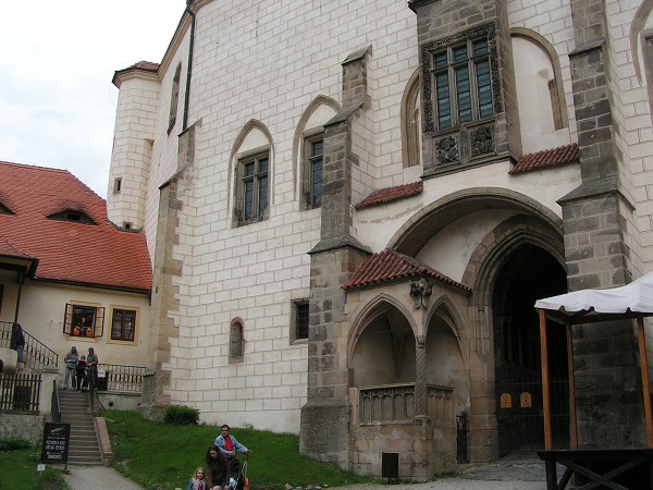 HRAD KŘIVOKLÁT